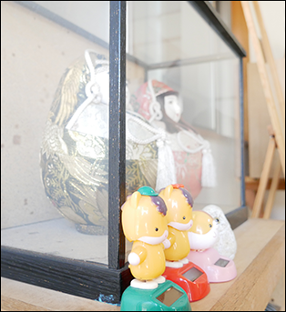 店内の様子・置物の写真